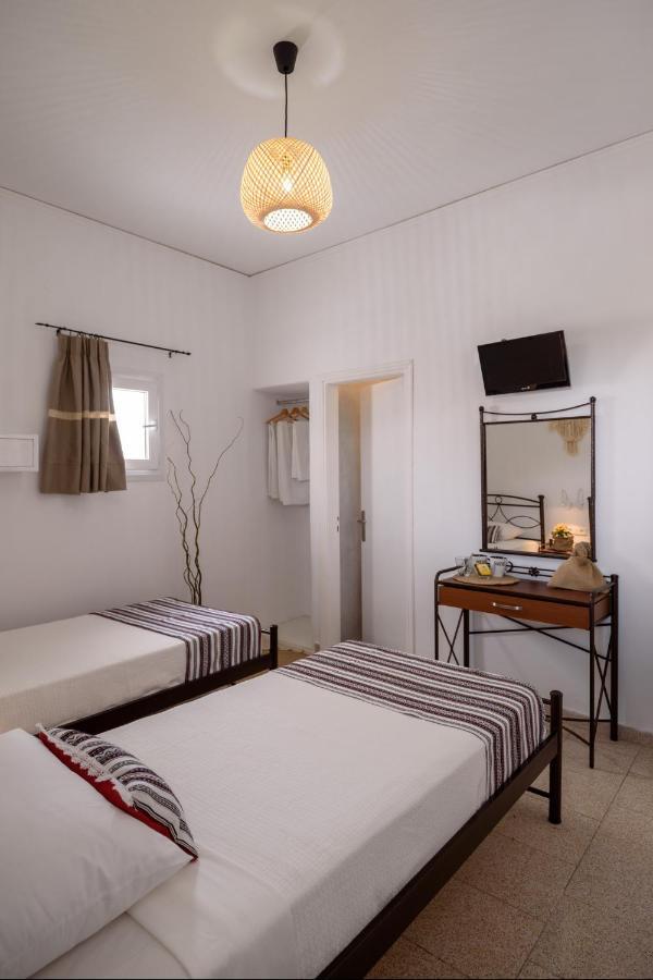 Cal Day Rooms Santorini Perissa  Exterior foto